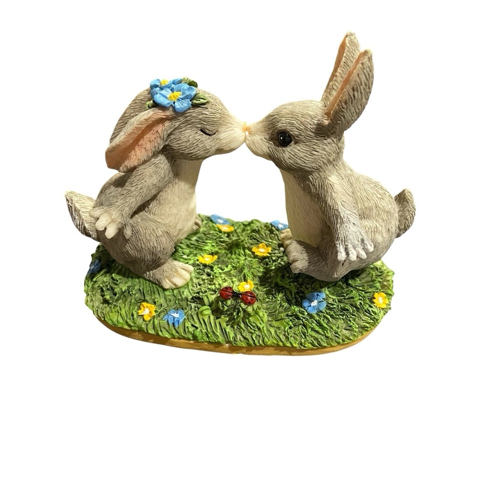 Charming Tails LOVE BLOOMS‎ Bunny Rabbit Kissing Special Edition Figurine Signed